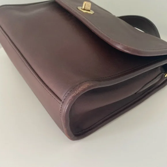 Vintage Coach Court Crossbody | 9870 - Brown Leather - Picture 8 of 16
